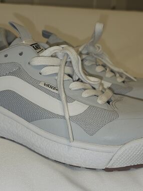 Vans Women's Light Blue and White Low-Top Sneakers